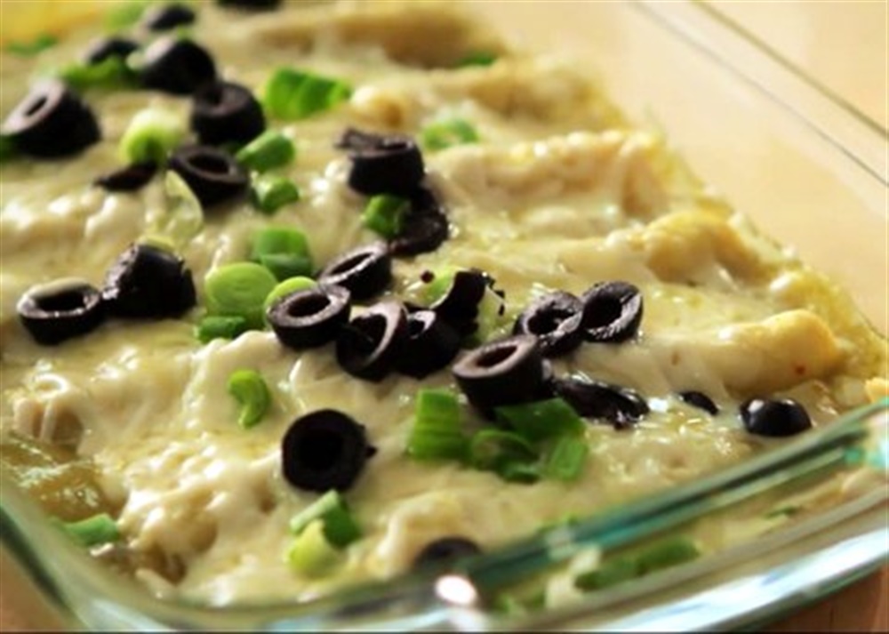Picture of Chicken Enchiladas Suizas in Green Sauce Mexican Recipe - Item No. 543-chicken-enchiladas-suizas Picture of Chicken Enchiladas Suizas in Green Sauce Mexican Recipe - Item No. 543-chicken-enchiladas-suizas